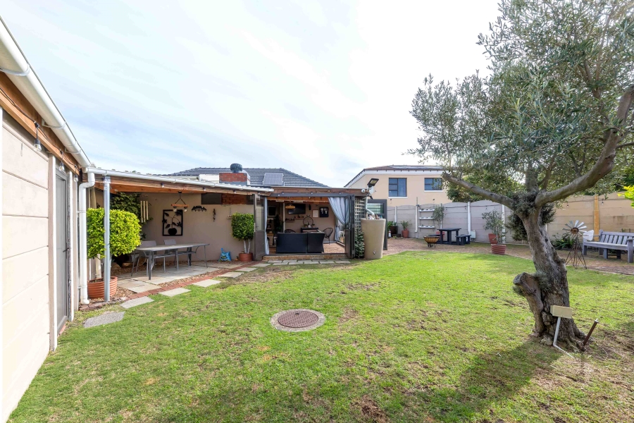 3 Bedroom Property for Sale in Ferness Estate Western Cape
